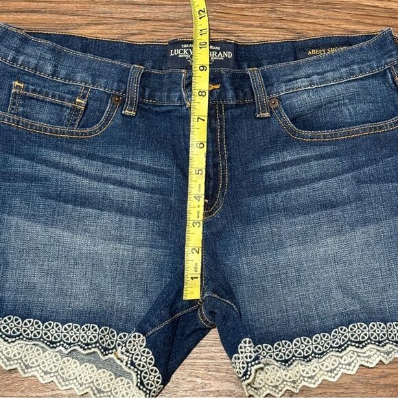 Lucky Brand The Abbey Blue Jean Shorts with Embroidery Hem Details Size 10 / 30 - Picture 7 of 10